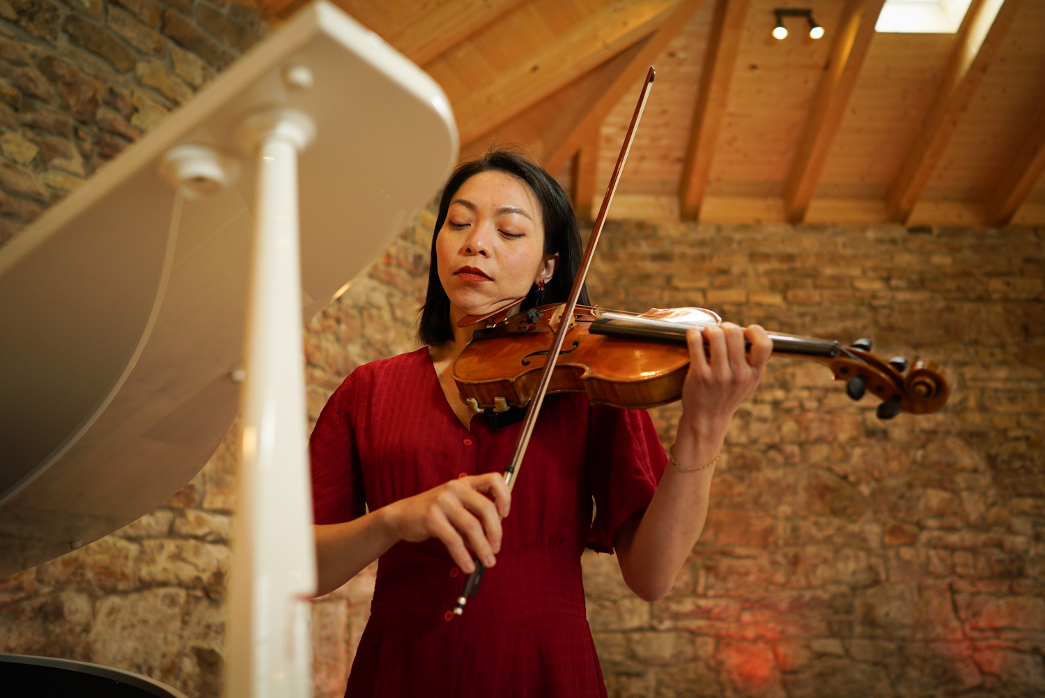 Claudio-Lanz-und-Stella-Lee-Piano-und-Violine-03 Geigerin Stella Lee aus Hannover im Schloss von Hammerstein in Apelern
