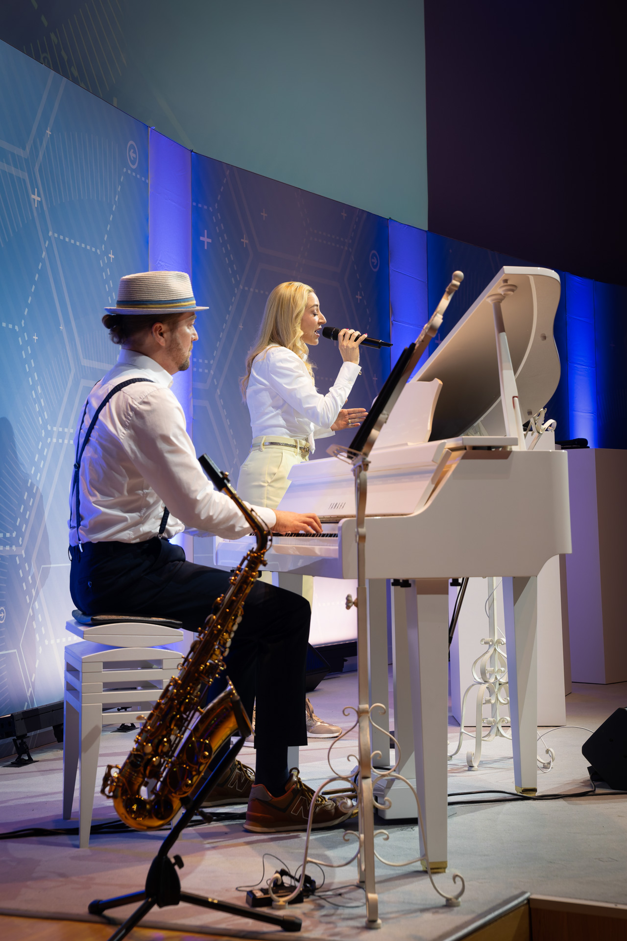 Claudio Lanz & Jenny Strasburger – Piano and Female Vocal Entertainment Claudio Lanz Jenny Strasburger Piano and Female Vocal Entertainment